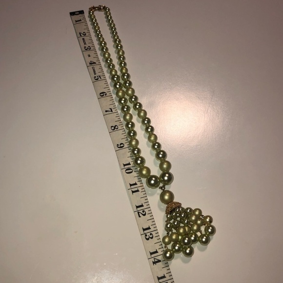 VTG Mint Green Faux Pearl Necklace w Tassel 22” + 3” - Picture 5 of 6